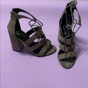 Heels grey / nude size 8